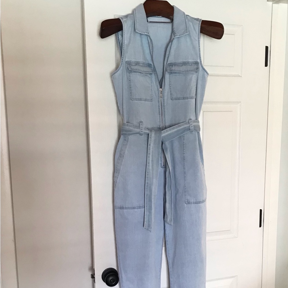 Pristine excellent Cloth and Stone Anthro denim zip jumpsuit sleeveless - Picture 3 of 9